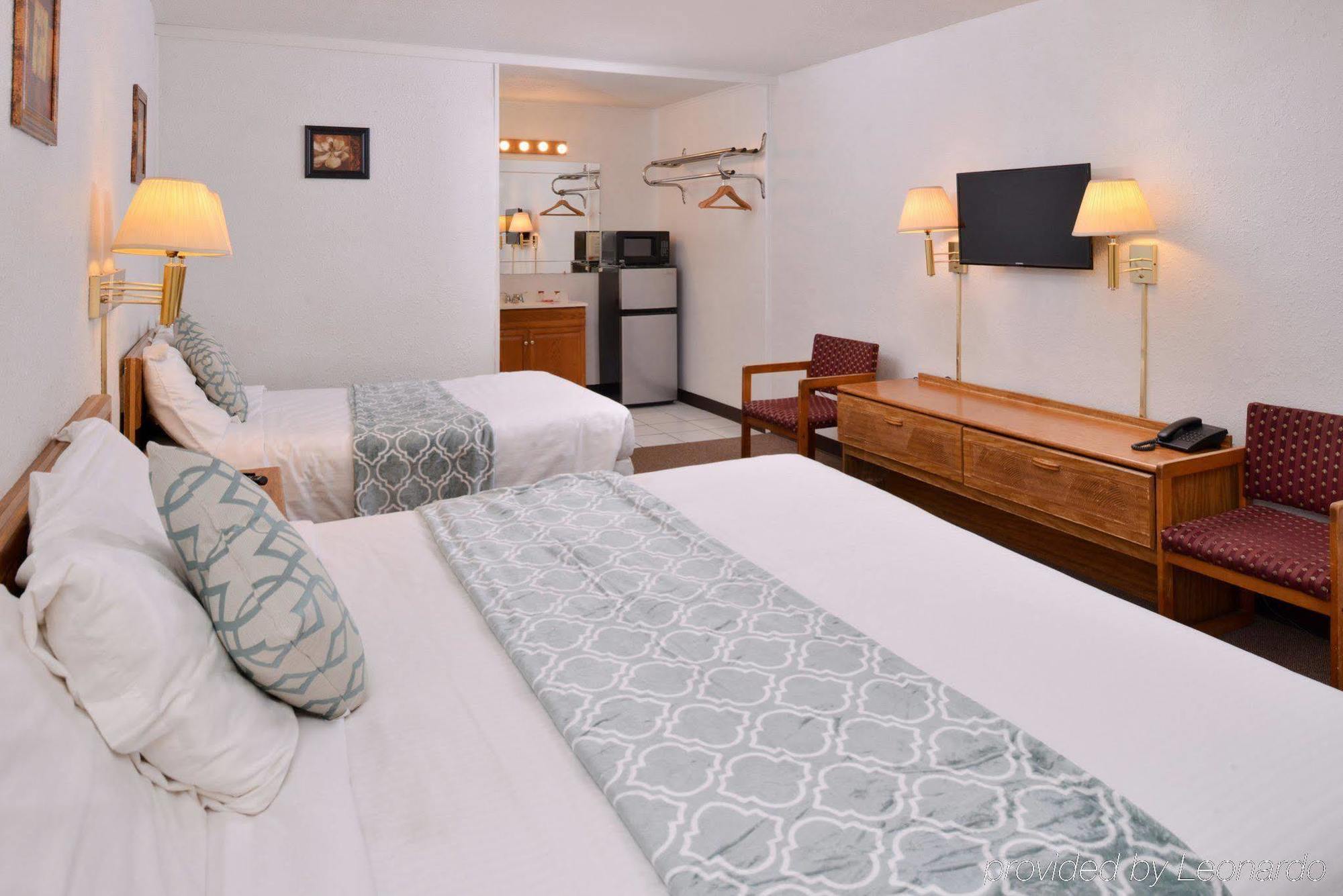 Red Carpet Inn Battleboro Extérieur photo