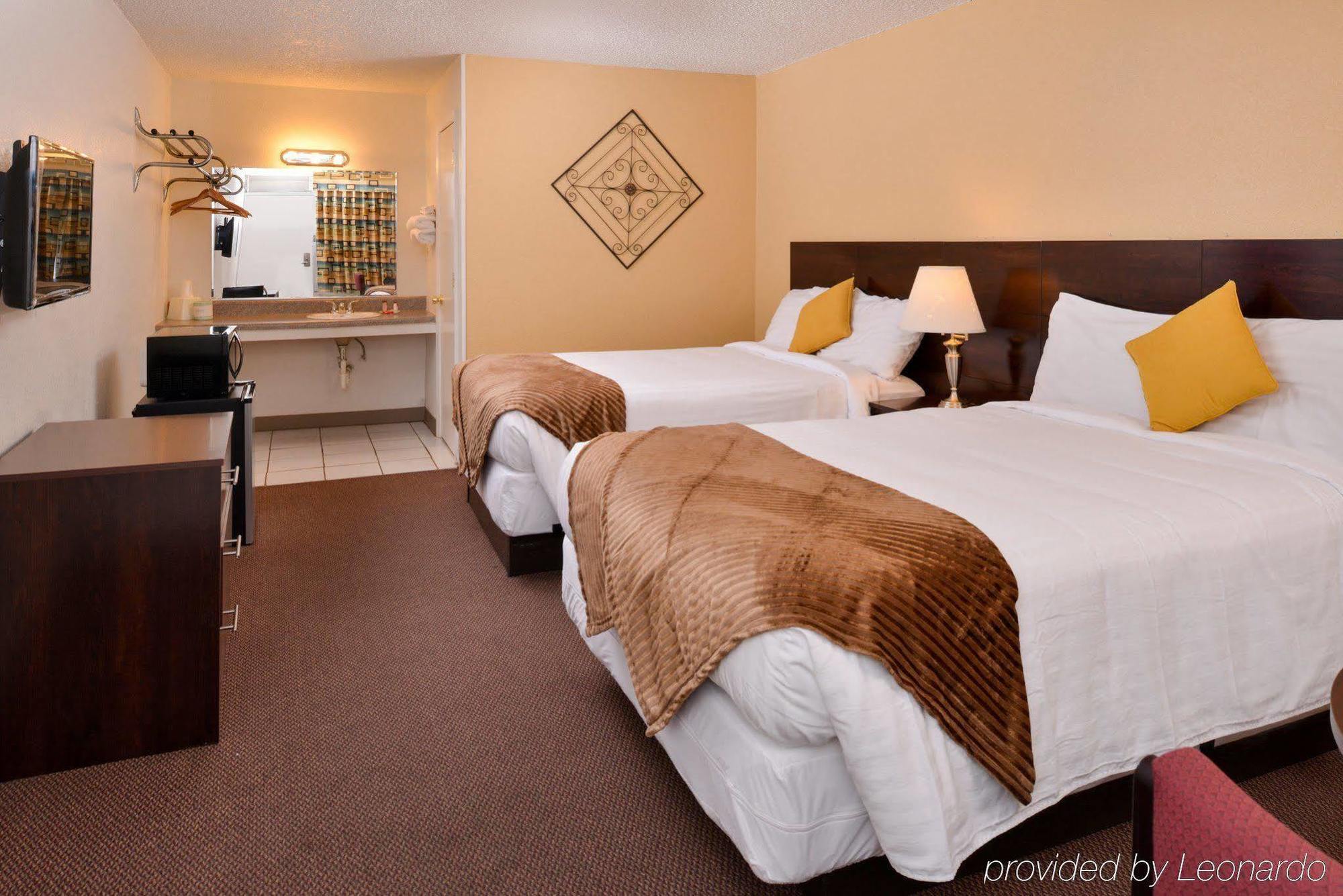 Red Carpet Inn Battleboro Extérieur photo