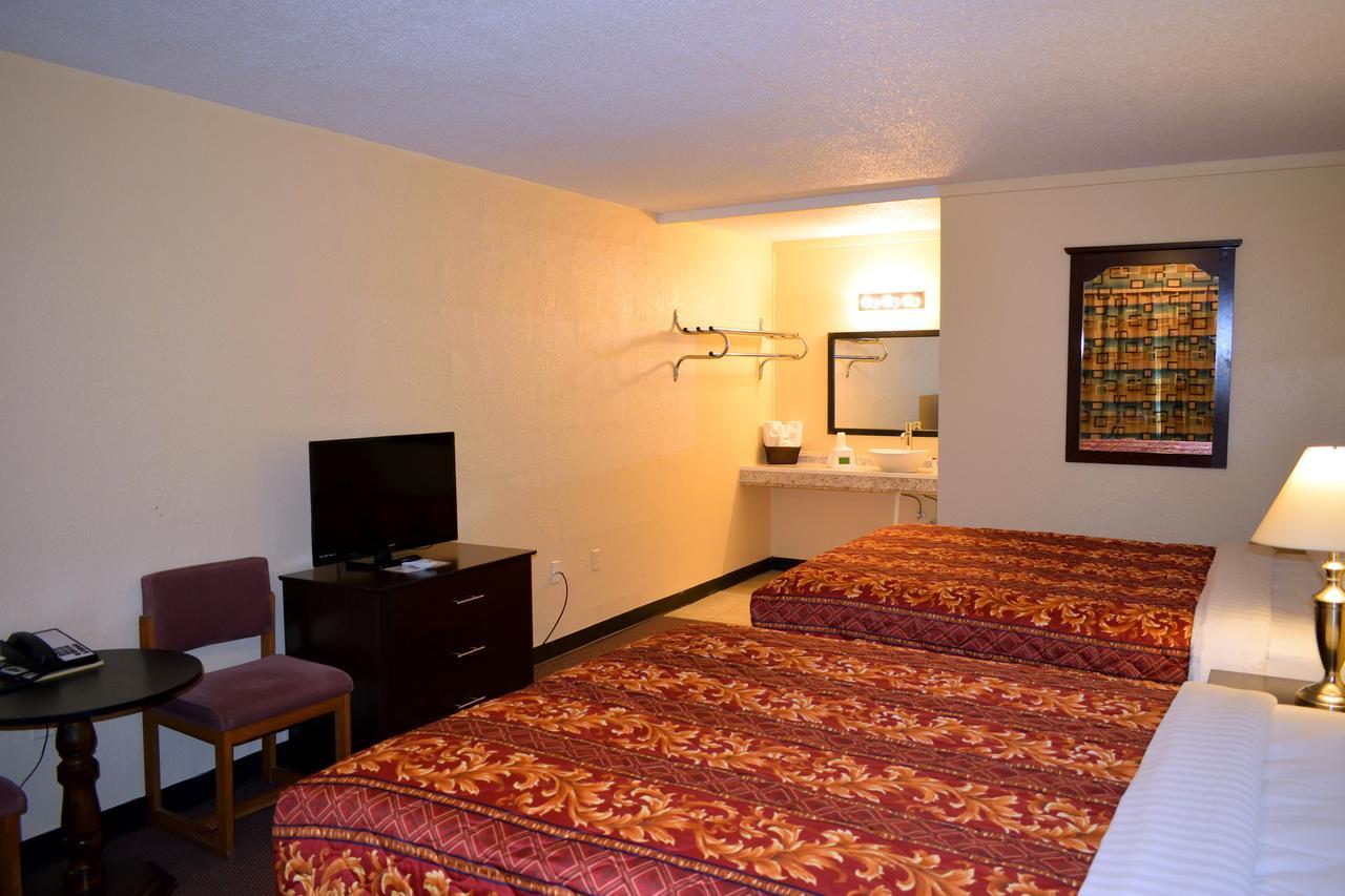 Red Carpet Inn Battleboro Extérieur photo