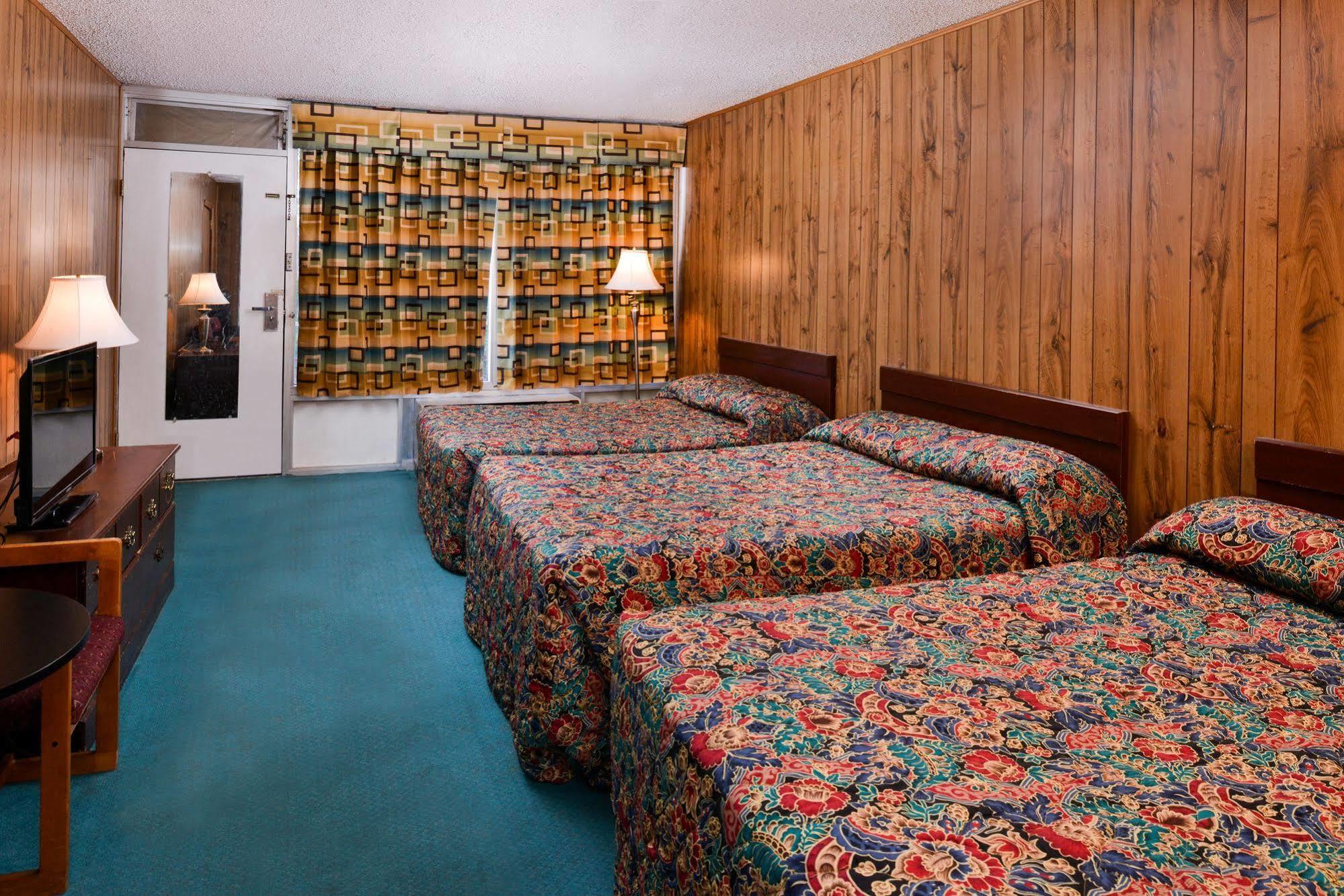 Red Carpet Inn Battleboro Extérieur photo