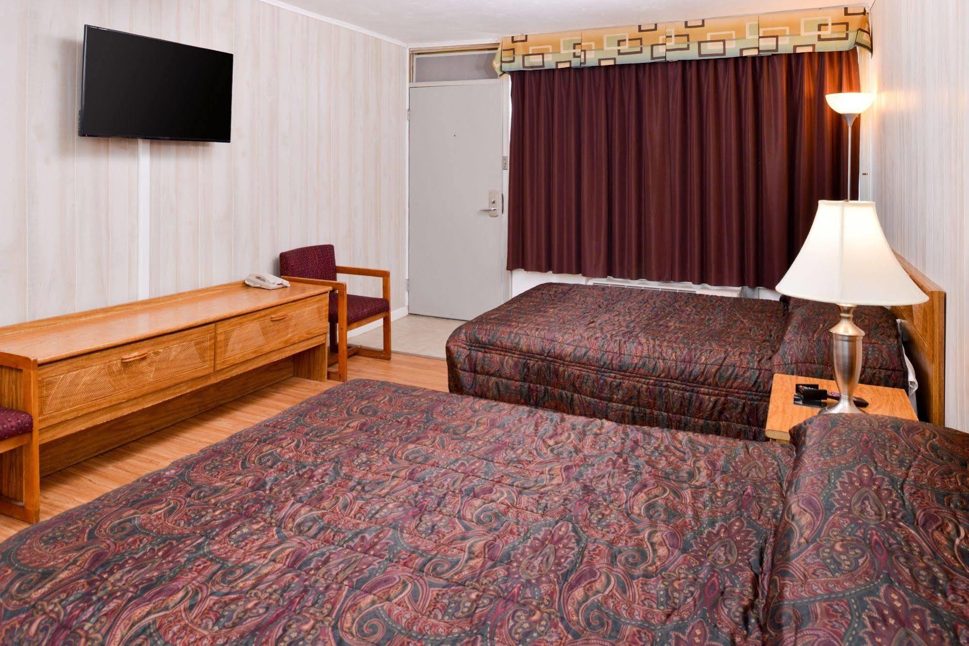 Red Carpet Inn Battleboro Extérieur photo