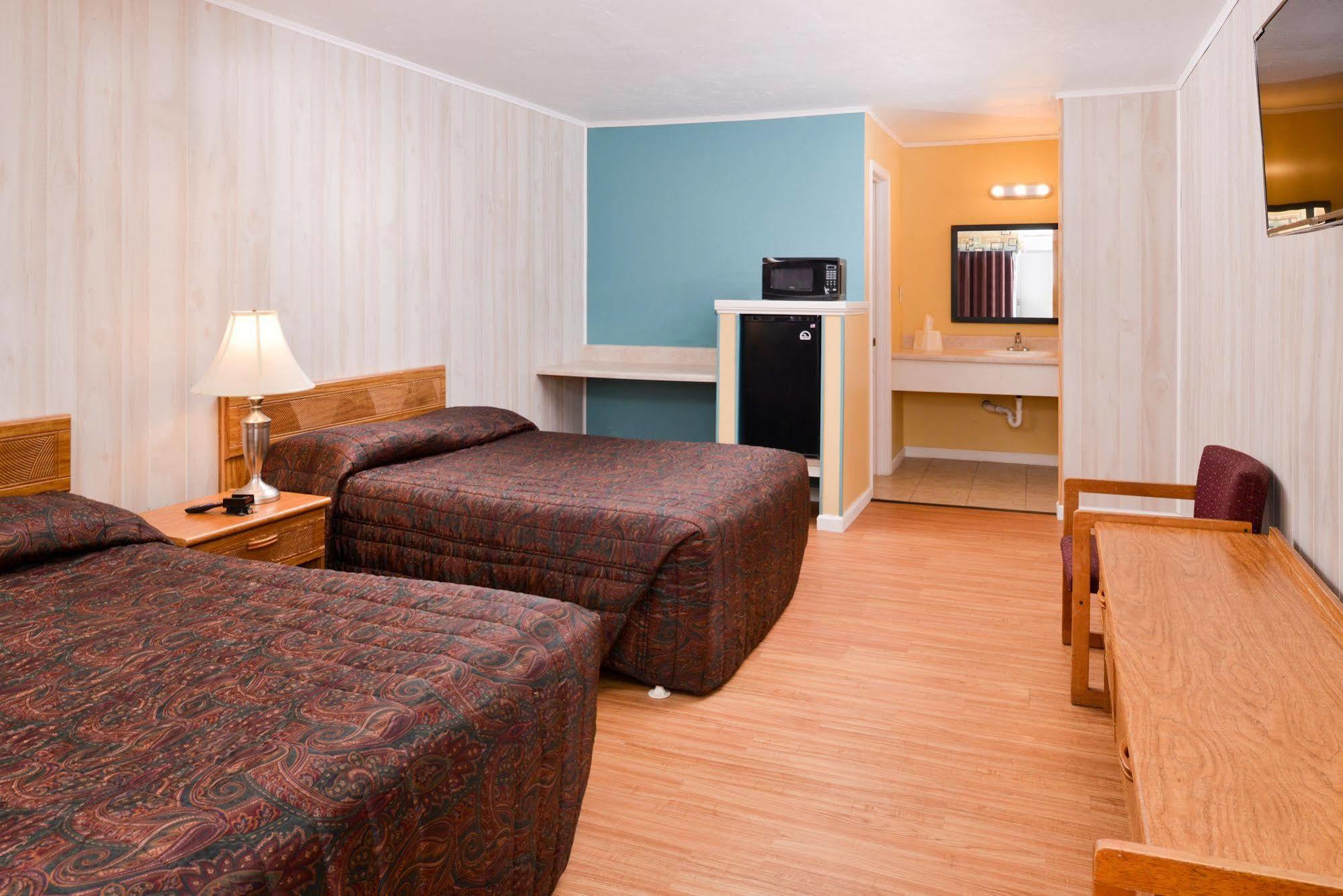 Red Carpet Inn Battleboro Extérieur photo