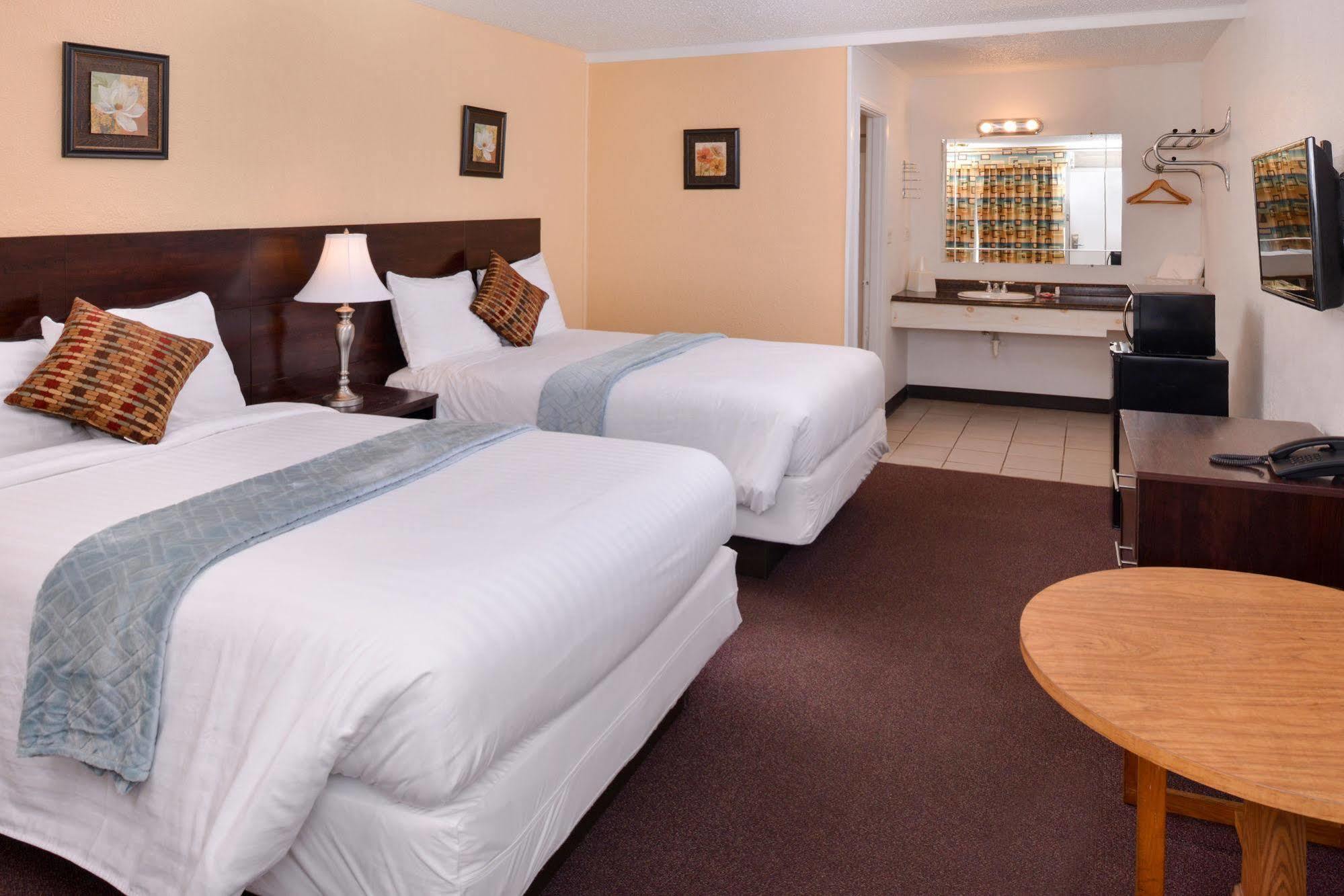 Red Carpet Inn Battleboro Extérieur photo